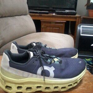 On Cloudmonster Mens running shoes  9.5